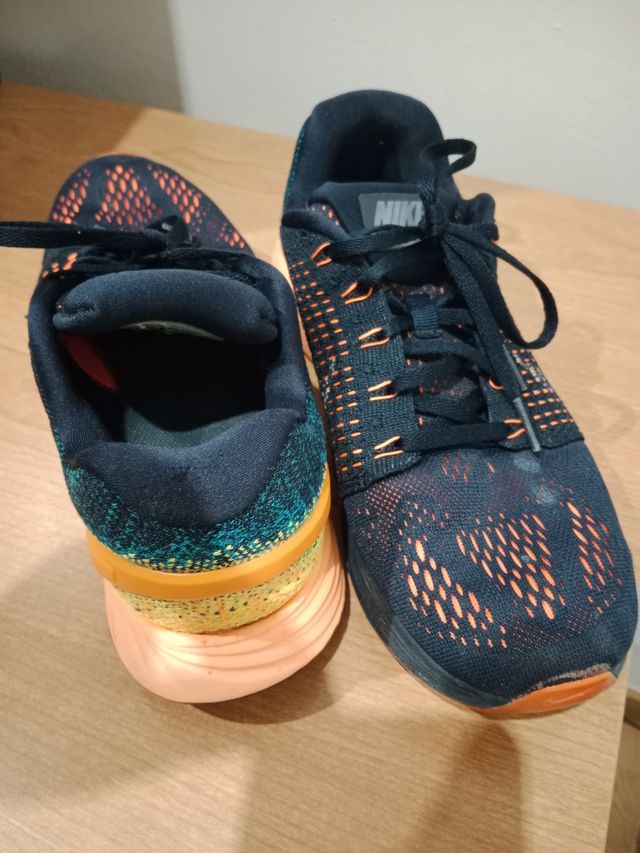 Zapatillas Nike Mujer Negras y Naranjas