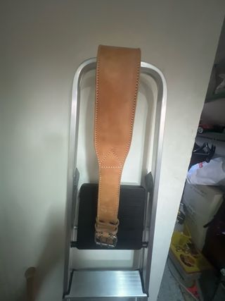 Cinturón de levantamiento de pesas. NO NEGOCIABLE