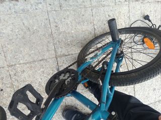 Bicicleta BMX azul Btwin X-UP