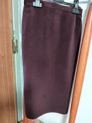 Traje chaqueta y falda marrón