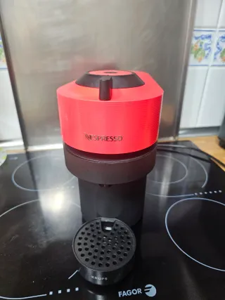 Cafetera Nespresso Vertuo POP Roja