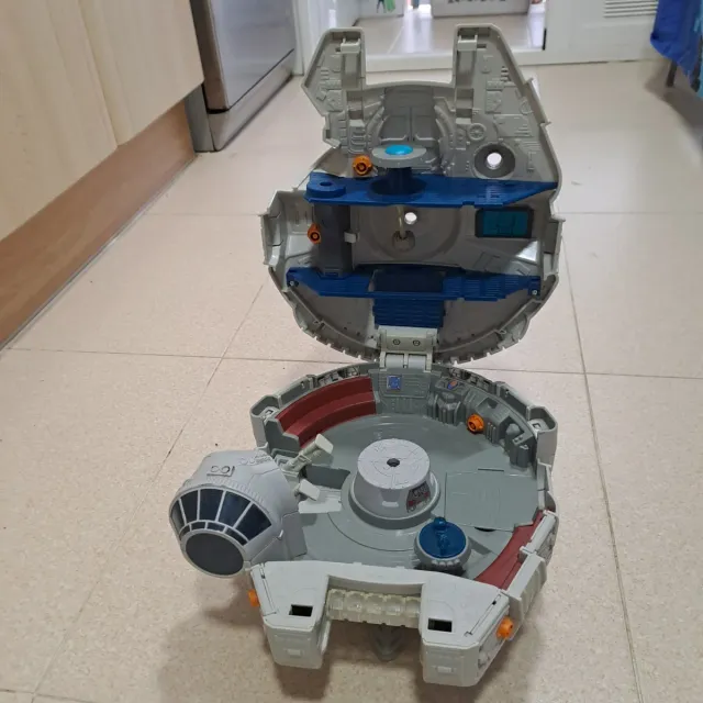 Nave Star Wars con asa, rampa y patas