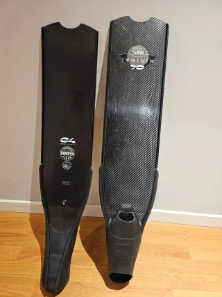 Pinne in carbonio C4
Dimensione 44-45
