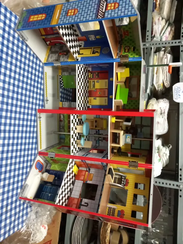 Casa de bomberos de juguete