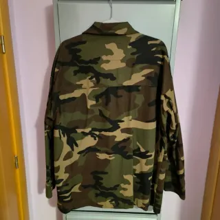 Chaqueta oversize camuflaje