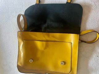 Bolso bandolera amarillo mostaza de Misako