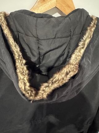 Abrigo Zara Negro con Capucha