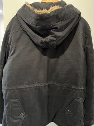 Abrigo Zara Negro con Capucha