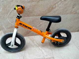 Bicicleta Btwin sin pedales naranja