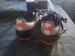 Botas de Fútbol Adidas Copa Pure
Negro/Rojo
T/42