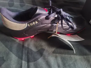 Botas de Fútbol Adidas Copa Pure
Negro/Rojo
T/42