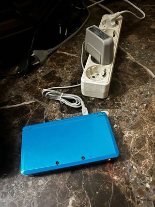 Nintendo 3DS Blue + caricabatterie
