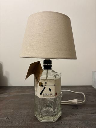 Lampada design bottiglia Gin Roku 
