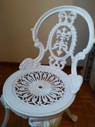 Sedia in ferro bianco in stile classico