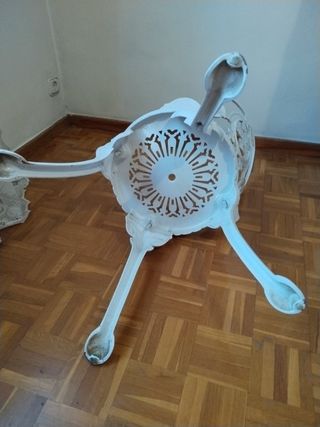 Sedia in ferro bianco in stile classico