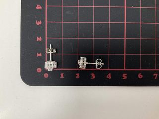 pendientes oro 18k con piedra