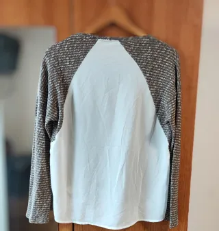 Camisola cinza e branca mulher