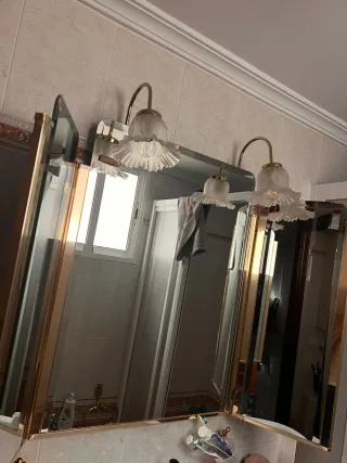 Espejo de baño dorado