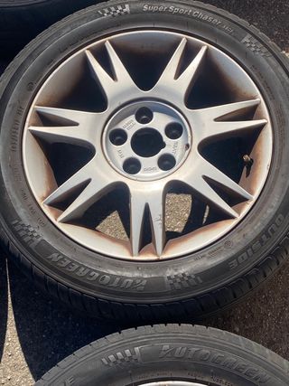 Llantas Seat Ibiza 15 pulgadas con gomas al 80% 