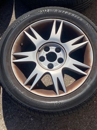 Llantas Seat Ibiza 15 pulgadas con gomas al 80% 