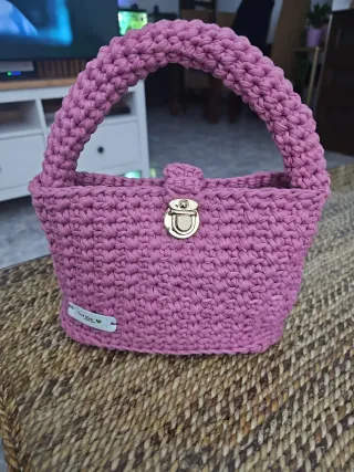Bolso de crochet hecho a mano