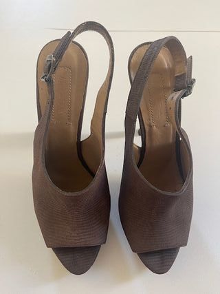 Zapatos tacón Massimo Dutti destalonados marrones