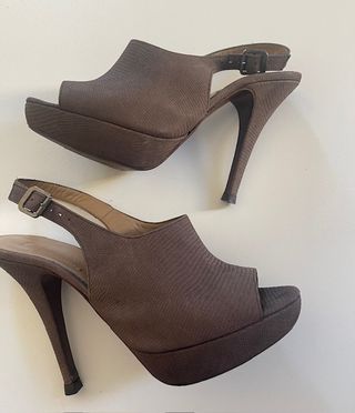 Zapatos tacón Massimo Dutti destalonados marrones