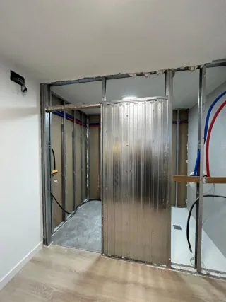 Puerta corredera blanca 80cm con sistema corredero