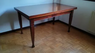 Mesa de comedor extensible de madera