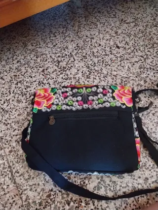 Bolso bordado flores