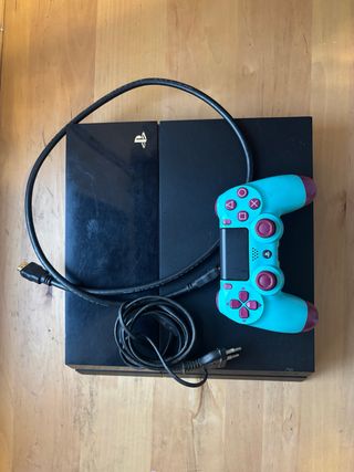 PS4 (PlayStation 4) Negra + Mando Multicolor