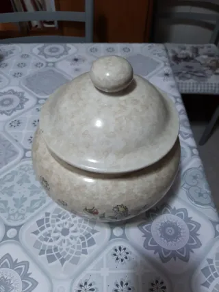 Biscottiera in ceramica decorata