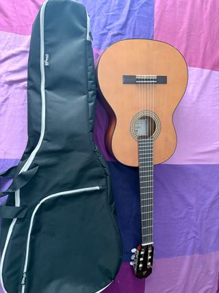 Guitarra flamenca con funda
