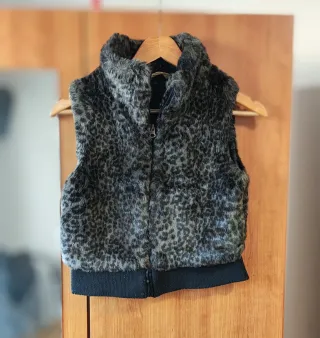 Colete de pelo estampado
