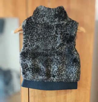 Colete de pelo estampado