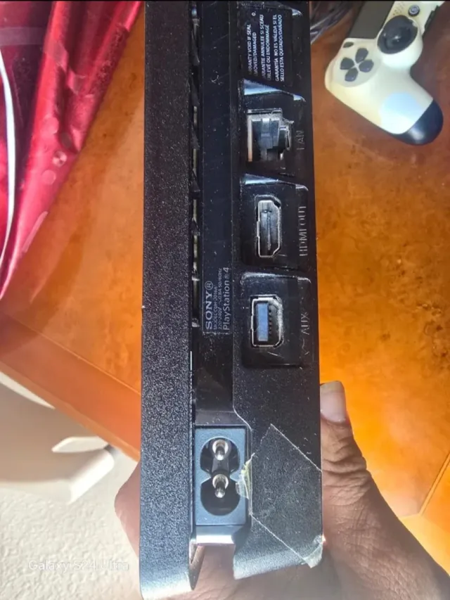 PS4 Slim 500GB + 2 Mandos