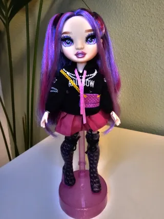 Rainbow High Emi Vanda Muñeca