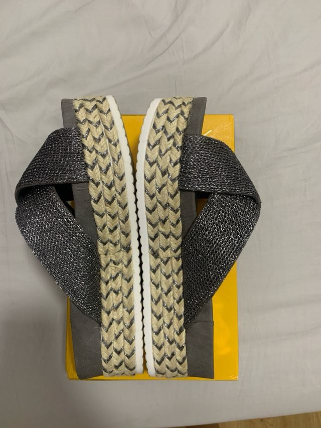 Sandalias doble Suela Talla 40 Plata