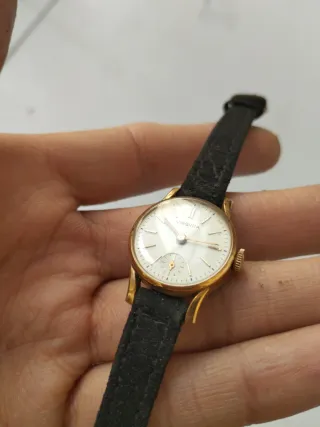 3 relojes.... 2 no Funcionan y 1 funcionando