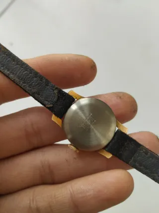 3 relojes.... 2 no Funcionan y 1 funcionando