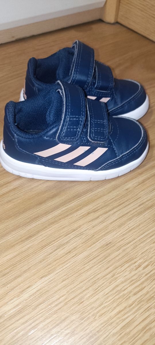 Zapatillas bebé azul con velcro