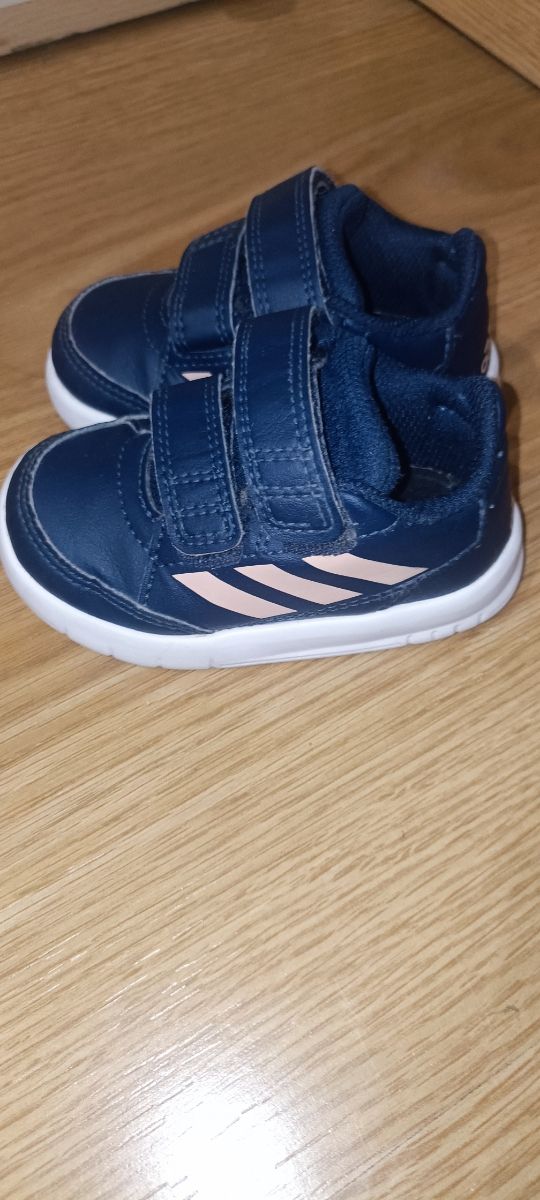 Zapatillas bebé azul con velcro