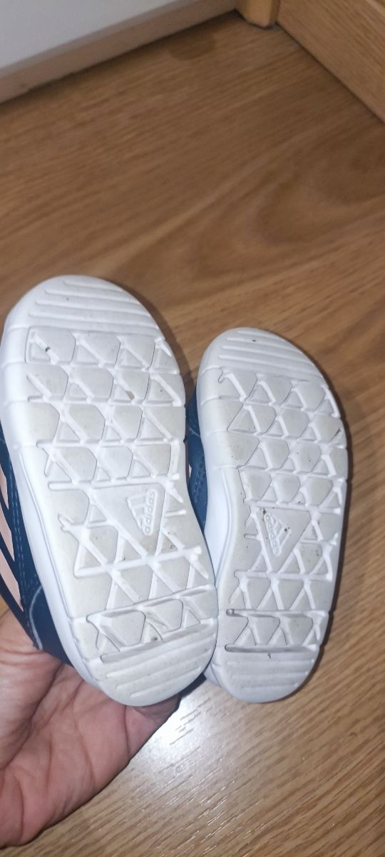 Zapatillas bebé azul con velcro