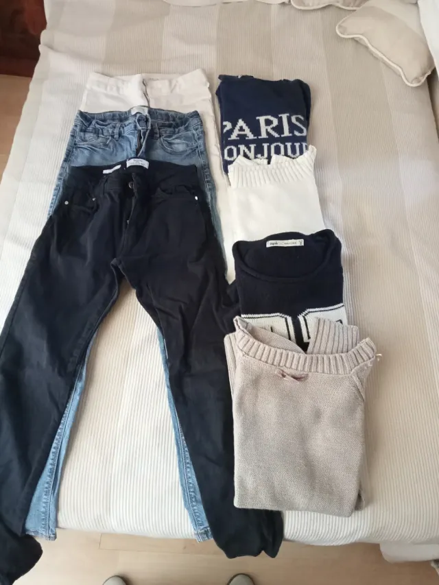 3 vaqueros y cuatro jerseys