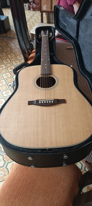 Guitarra Acústica Eastman 120 + Estuche