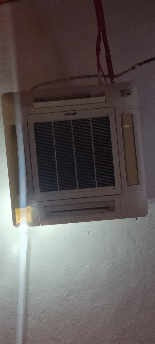 Aire hisense 12.000 frigorias  NEGOCIABLE