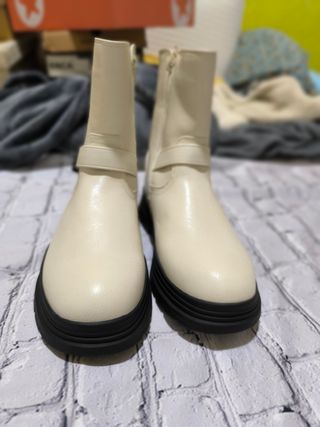 Botas Chelsea crema y negro nuevas