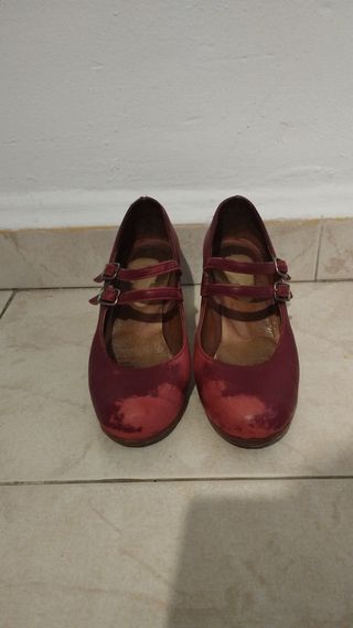 Zapatos de Flamenco Rojos