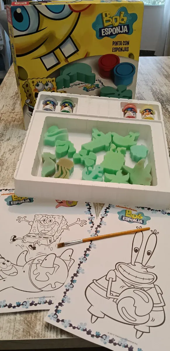 Bob Esponja Pinta con Esponjas