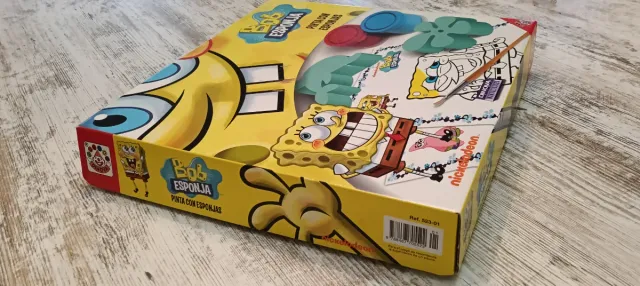 Bob Esponja Pinta con Esponjas